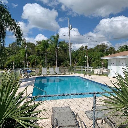 Sebastian Gardens Inn & Suites Εξωτερικό φωτογραφία