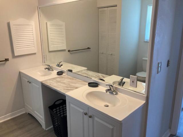 Sebastian Gardens Inn & Suites Εξωτερικό φωτογραφία