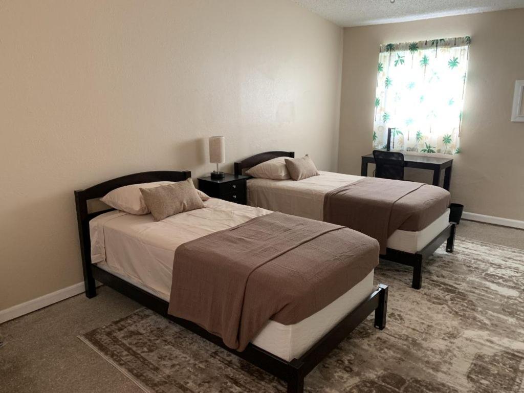 Sebastian Gardens Inn & Suites Εξωτερικό φωτογραφία