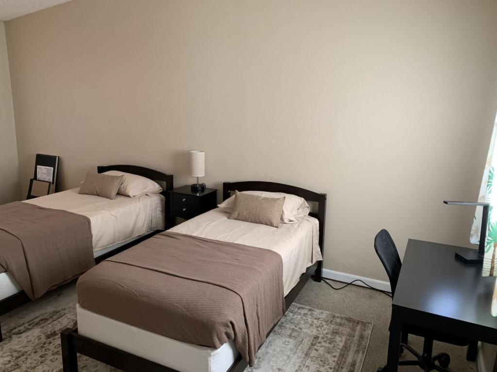 Sebastian Gardens Inn & Suites Εξωτερικό φωτογραφία